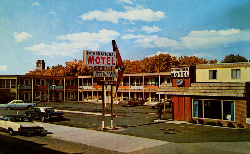 International Motel - Old Postcard (newer photo)